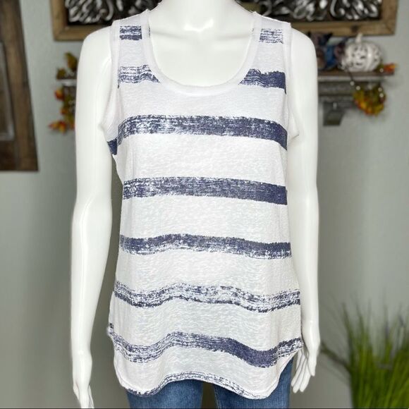 Crosby. White And Blue Stripe Button Back Closure Tank Top size Small - Picture 5 of 15